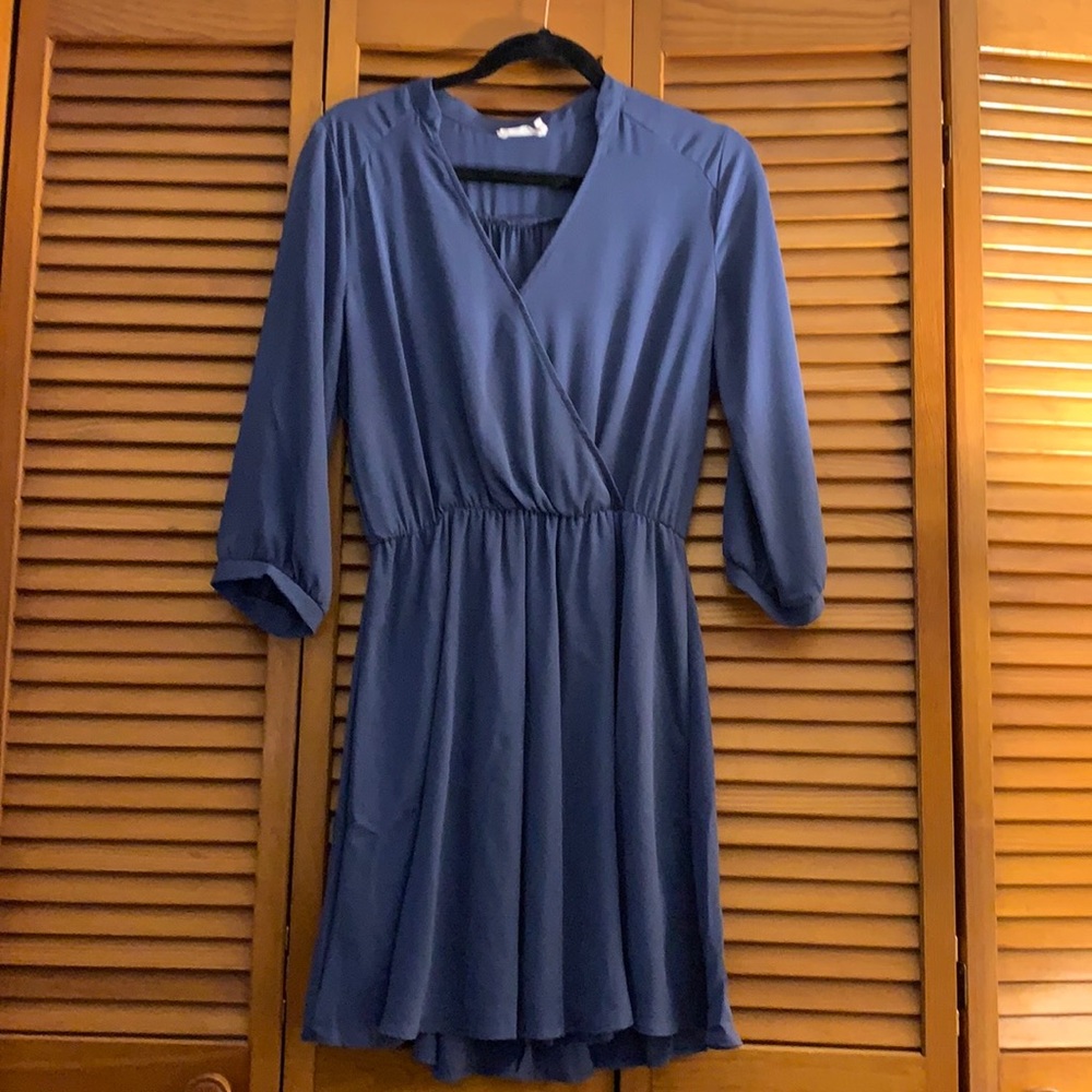 sheer sleeve. elastic waist above the knee dress